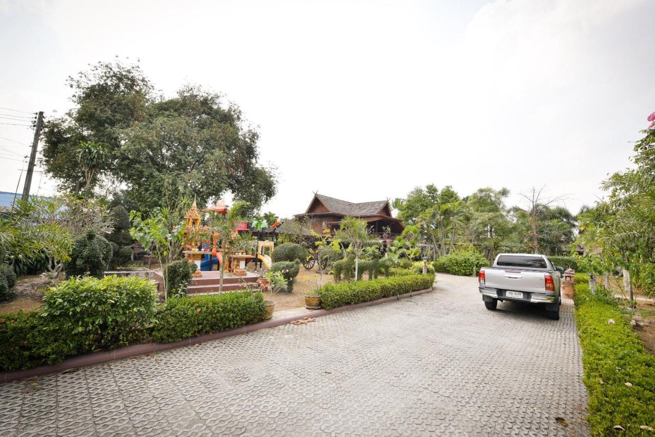 OYO 536 Reuan Kanthima Ban Laem Chabang Bagian luar foto