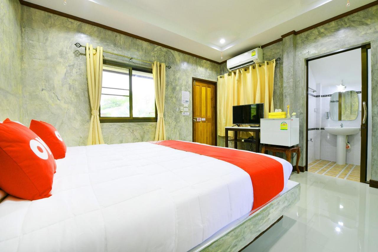 OYO 536 Reuan Kanthima Ban Laem Chabang Bagian luar foto