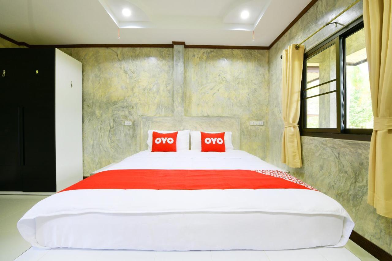 OYO 536 Reuan Kanthima Ban Laem Chabang Bagian luar foto