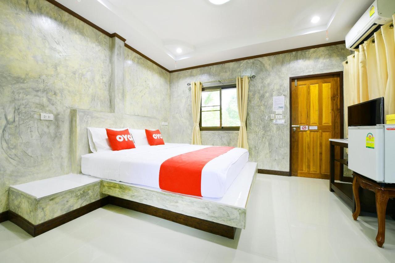 OYO 536 Reuan Kanthima Ban Laem Chabang Bagian luar foto