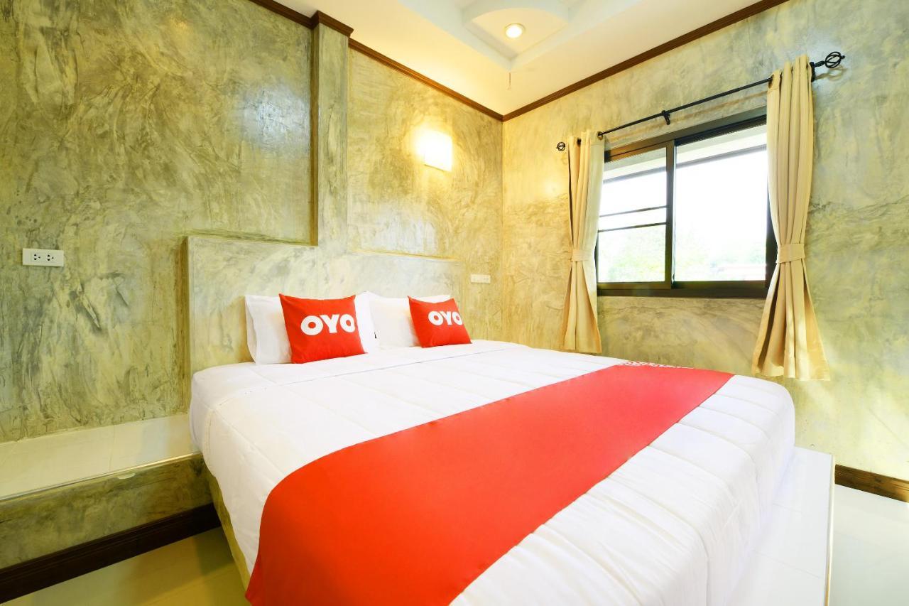 OYO 536 Reuan Kanthima Ban Laem Chabang Bagian luar foto