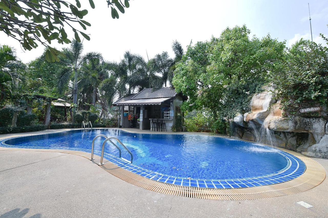 OYO 536 Reuan Kanthima Ban Laem Chabang Bagian luar foto