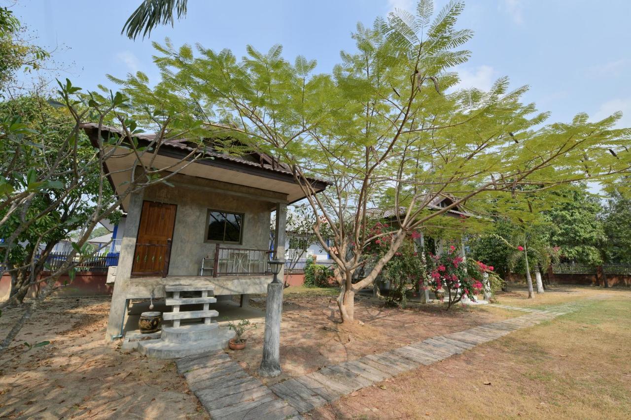 OYO 536 Reuan Kanthima Ban Laem Chabang Bagian luar foto